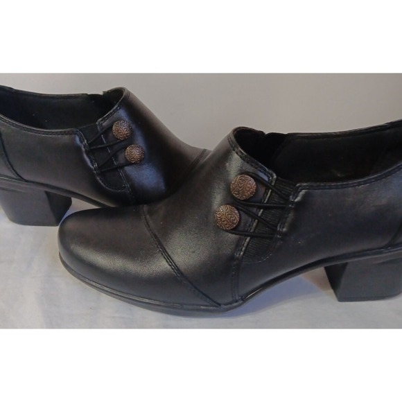 Women's Clark's Dress Shoes Black 7 Block Heel Emslie Warren Black Booties READ - Picture 3 of 11